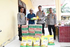 Kapolres Aceh Timur Serahkan Bantuan